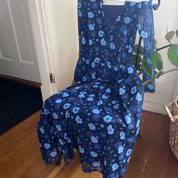 Maxi Floral Dress - Picture 7 of 8